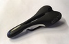 Sedlo-selle-italia-x1-cerno-bile